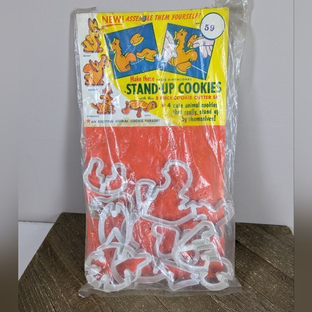 Vintage 3D Stand-Up Cookie Cutter Set 1960s Animals